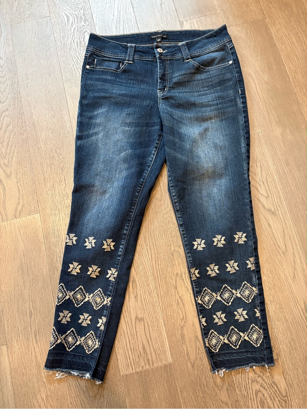 Embroidered Dark Blue Cropped Women's Jeans